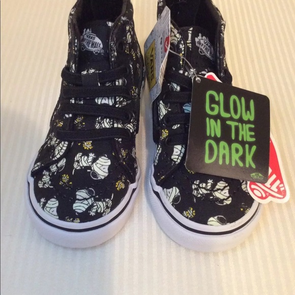 Vans x Peanuts Sk8-Hi Zip Glow Mummies Sneakers - Picture 4 of 8